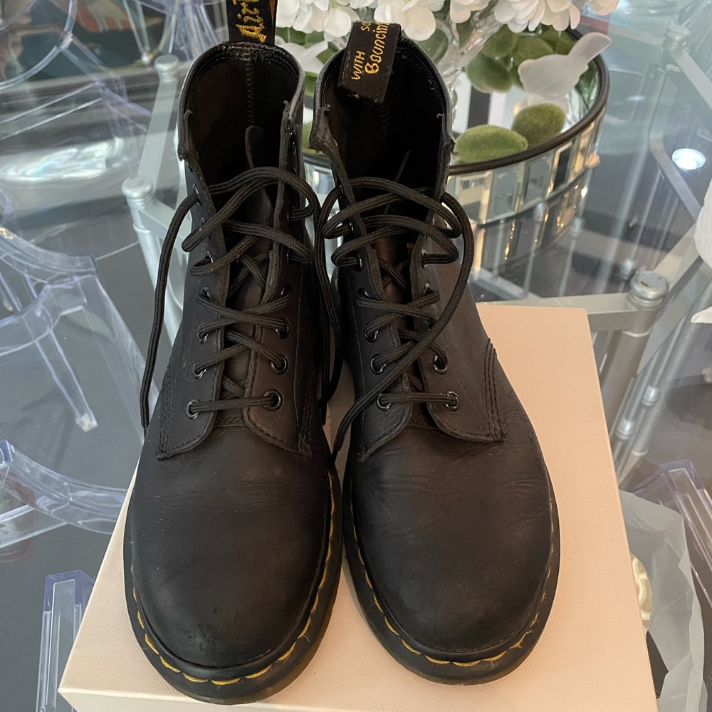 Dr. martins slightly worn great condition only worn a hand full of times.